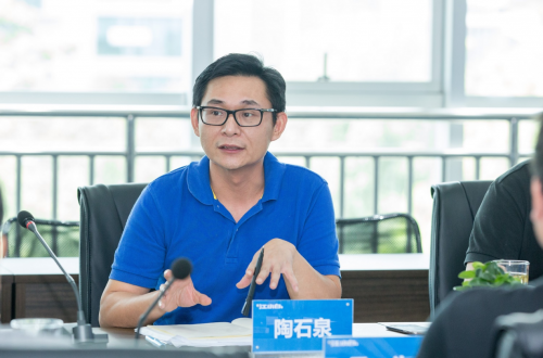 实现与国际接轨，江小白靠的是哪三个自信？