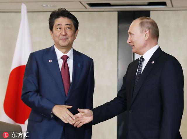 新加坡东盟峰会：普京与安倍晋三举行双边会晤