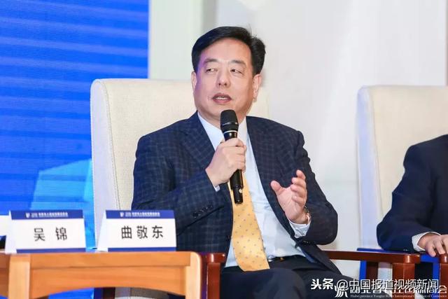 长江国际商会第二届领导团队诞生 刘萌当选会长