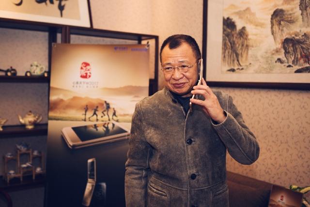 被称黄金配角，出生望族演戏纯属玩票，却是港片不可少的欢喜哥？
