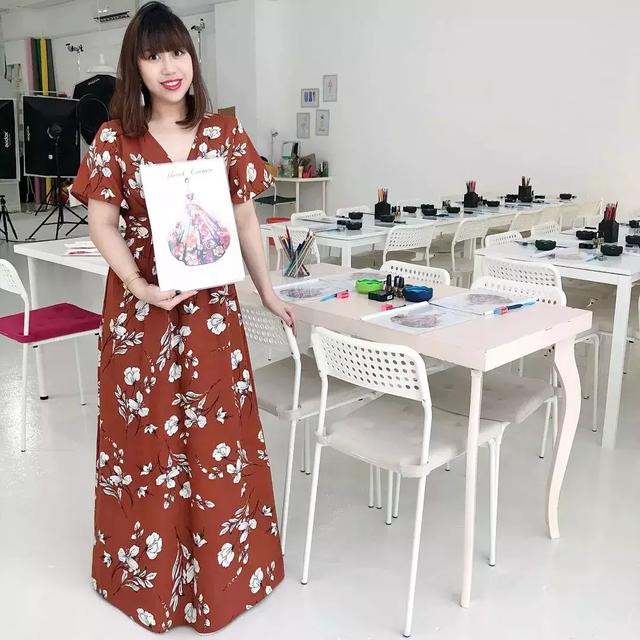 用指甲油、口红作画，帮刘亦菲设计衣服，无数粉丝醉倒在她的画里