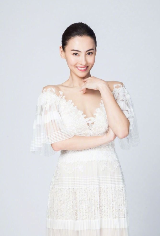 38岁张柏芝产后写真曝光 穿白纱裙笑容里藏不住幸福