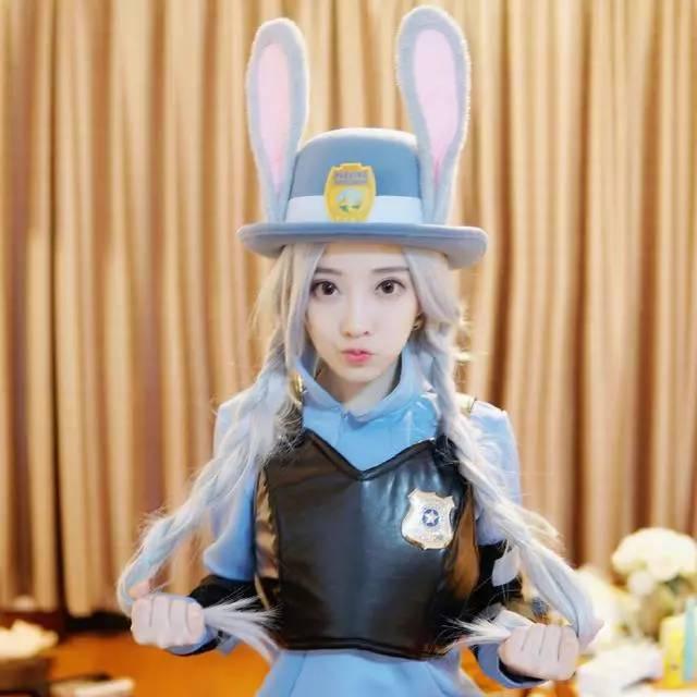 佛系少女冯提莫要去mama啦，不仅在大陆获得超高人气更是扬名海外