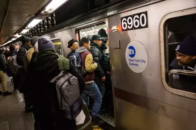 北京上海之争：“地铁”到底叫subway还是metro？丨达人分享