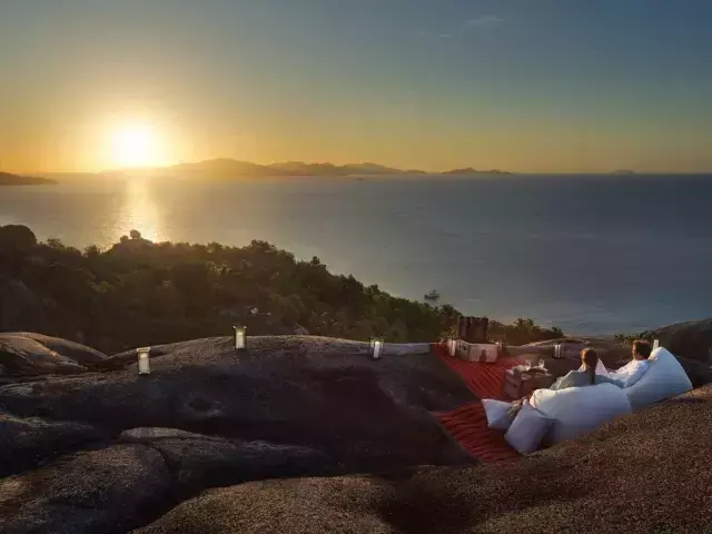 巴厘岛最红的酒店，网红打卡必去，在悬崖边幸福得飞起！
