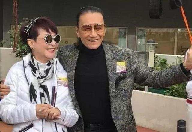 张柏芝三胎疑云未消，港媒采访谢贤提及锋菲复合时称恭喜就可以了