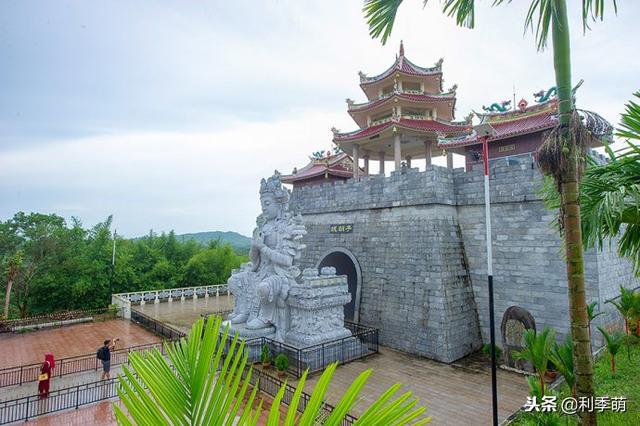 「透视旅行」当地华人兴建的寺庙，你见过么？