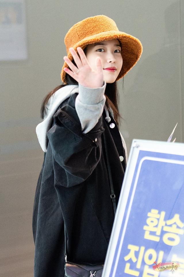 「IU」「分享」181213 绒帽小天使又要飞了！IU仁川机场出国前往新加坡