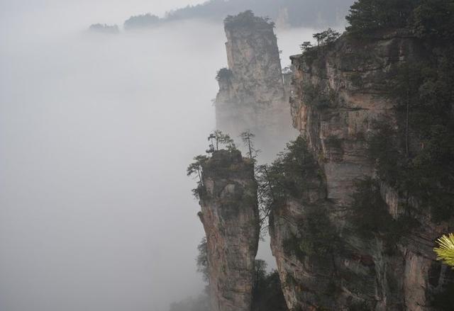 中国四大禁地之一，风景优美但神秘莫测，至今还没人真正去过