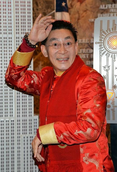 六小龄童首度回应“新加坡走穴”事件：不能把责任全栽我身上！