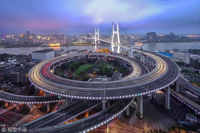 「听」回响40年，我们再出发——实景党课第十课：黄浦江上画“彩虹”，市政建设新成就