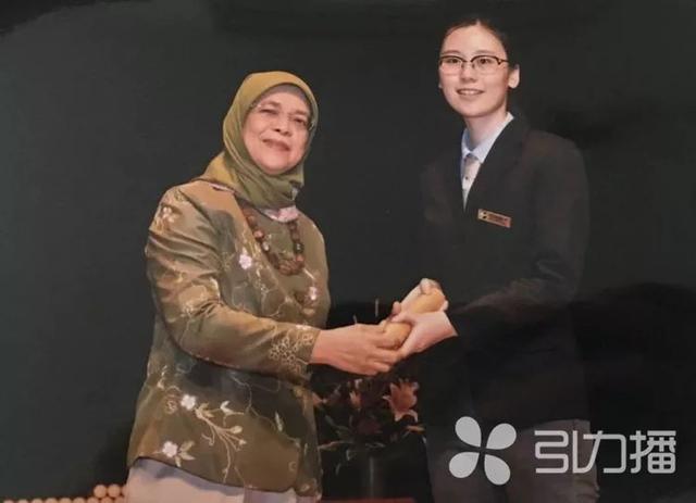 新加坡总统亲自颁奖！园区小娘鱼从30万人中一举拿下这个金奖！