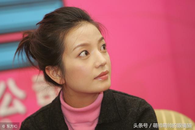 赵薇公开回应对其新加坡国籍的质疑，霸气两个字：“不是”！