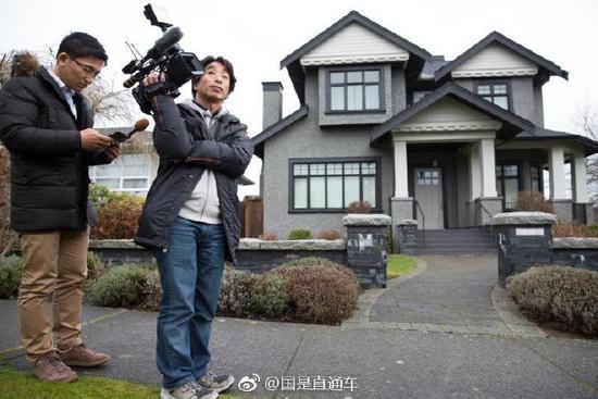 孟晚舟获保释第1天：一家叫披萨填肚子 还有人送花