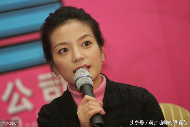 赵薇公开回应对其新加坡国籍的质疑，霸气两个字：“不是”！