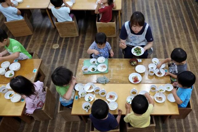 那些有着牛逼简历的日本女人，生完孩子后怎么样了？