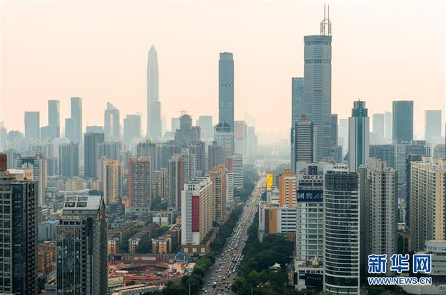 跟党一起创业，从改革开放40年看中国砥柱