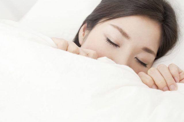 新加坡半数以上成年人睡眠不足 工作压力或为失眠主因