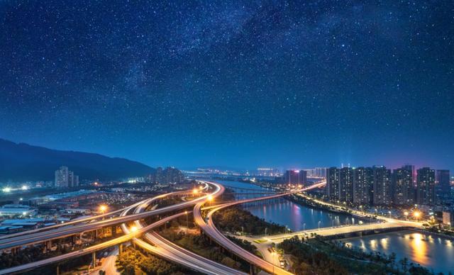 城市霓虹成星空“杀手”？住建部出击，寻找“消失”的星星……