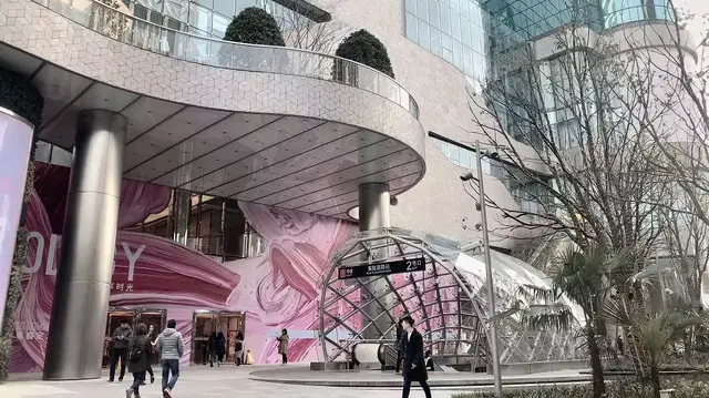 探店报告｜看新天地广场如何打造新女性潮流社交目的地
