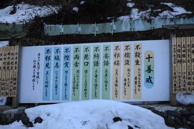 为何韩国越南日本当年废除汉字，日本并没有废除，而韩国要恢复呢