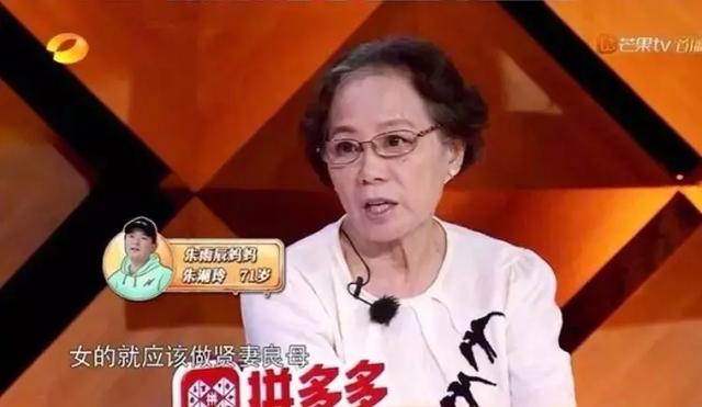 杨幂离婚后首现身？赵薇回应新加坡籍？张云雷被捧成流量？