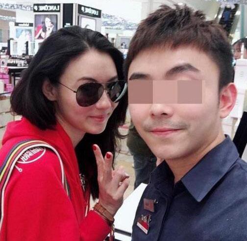 网友偶遇张柏芝还晒出合照 张柏芝三胎刚满月就到新加坡？