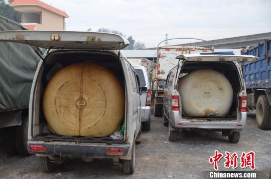 中缅边境“油老鼠”猖獗 警方重拳打击“鼠患”