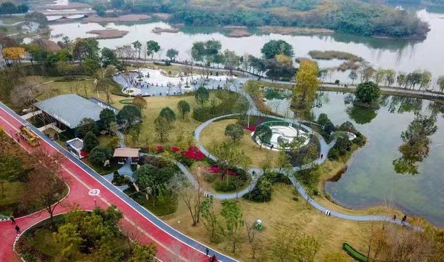 「改革开放40年」工业老基地蝶变公园城区 文旅成华走向全球