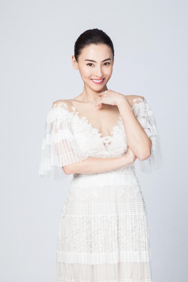 张柏芝首发文晒母子四人卡通照 承认诞下第三胎！