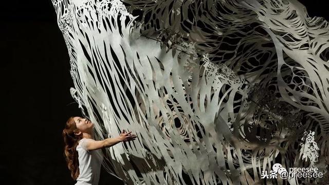 日本女艺术家用剪纸征服了宝格丽的“心”