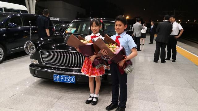 揭秘上海外事2｜外国贵宾边上的隐形人：如何让李显龙总理在外滩散步一小时？