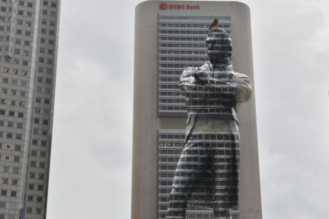 新加坡百年纪念雕像矗立新加坡河：激励新国人民深入思考祖国历史