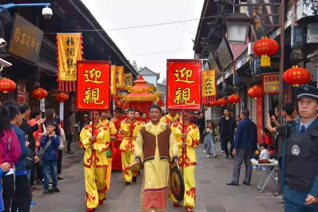 春节长假昆明边一座活古城的豪门宴客，能带你穿越时空参加最具特色古婚礼！