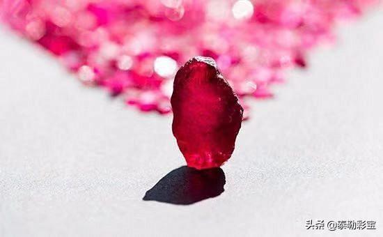 Gemfields公布了在新加坡举行的莫桑比克红宝石原石拍卖结果