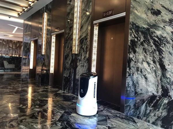 在高端酒店，和酒店机器人润不期而遇