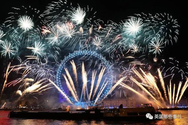 终于，全世界都来到了2019年！英国人民还是那么死不怕冷啊！