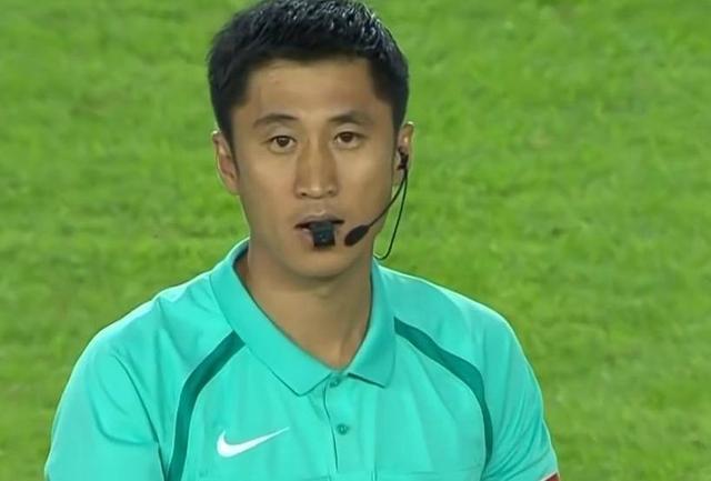 FIFA推新版精英裁判名单 “傅马”有望执法世界杯