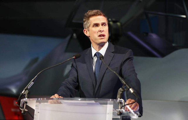 为美铺路？敏感时刻，英在南海建军事基地，中国邻邦成首选宝地