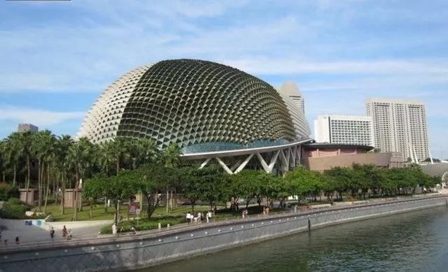 政府肯“花钱”、学习看兴趣，原来新加坡教育是这样的？！