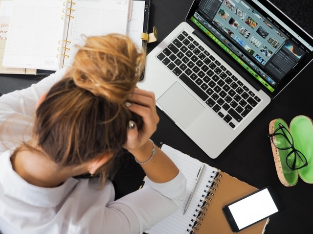 都说新加坡人全世界最拼，那么他们的工作时间又是怎样的呢？