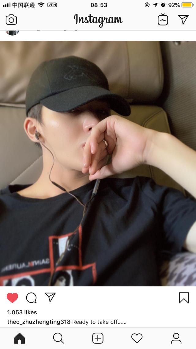 190120 朱正廷抵达新加坡中转 微博故事、INS报备新动态