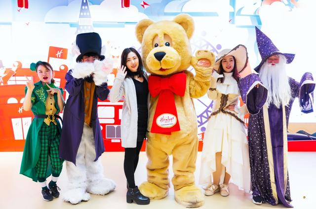 大型潮玩现场high爆杭城！Hamleys、TFS密室、另类H&M、MUJI……工联CC替你一网打尽！