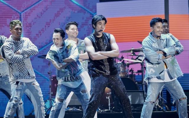 赞新加坡像2060年未来世界 当爸的王力宏更幽默
