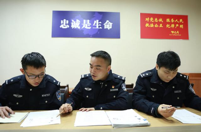 2018江北最美警察：抓诈骗犯破棘手案 他立志要让天下无贼