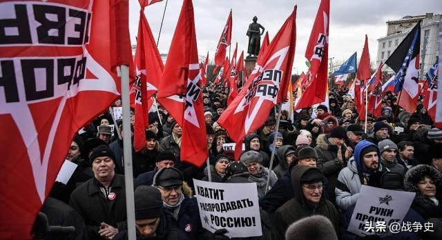 日本偷鸡不成蚀把米，遭俄罗斯民众怒怼要求日本承认二战结果