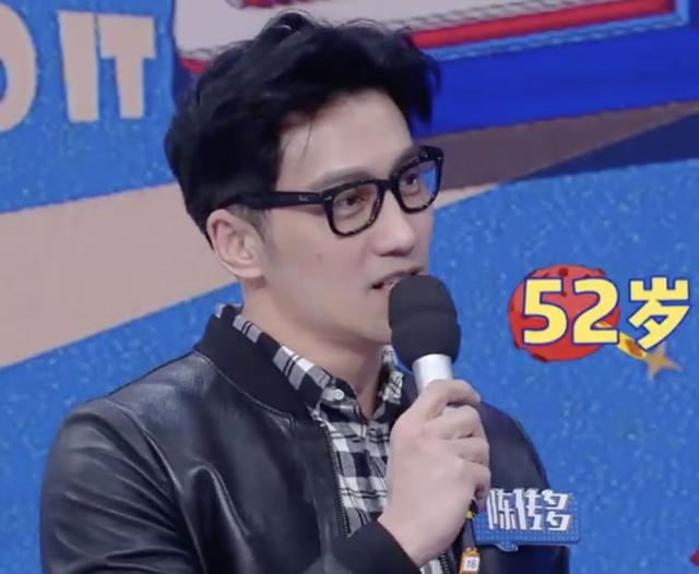 52岁冻龄男神亮相快本，网友大喊：“我可以”！