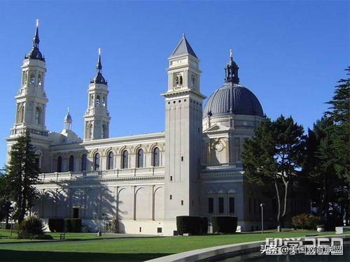 美国大学学费飙升，本土学生都抗议了，究竟涨了多少？