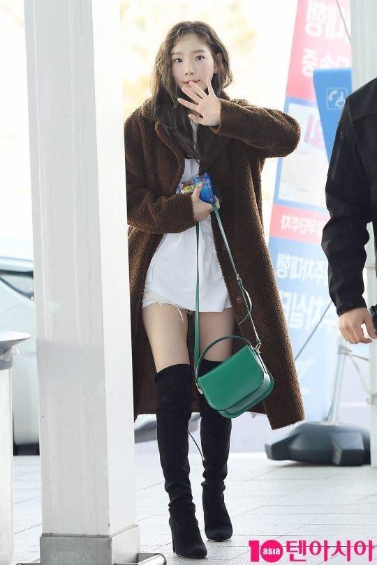 190111 少女元气满满！泰妍仁川出发前往新加坡