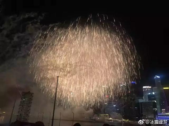 新加坡盛大烟花！2019跨年夜美翻了~